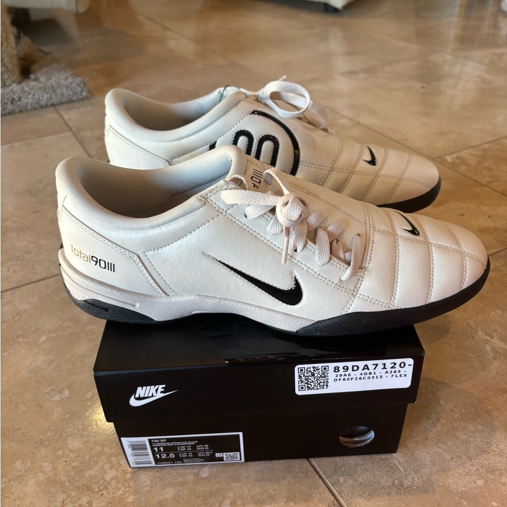 Nike Men's Total 90 (soccer inspired) Cream colored “orewood brown” Sneakers - Picture 2 of 6